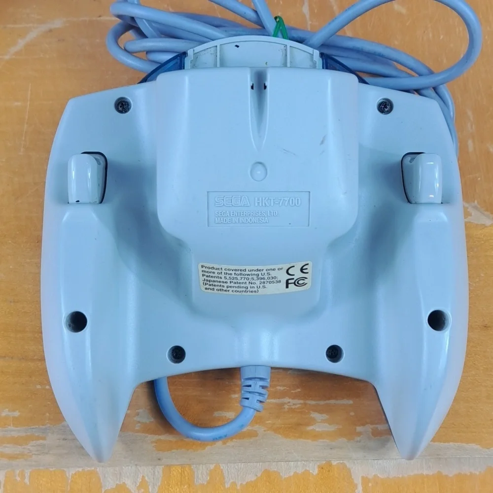 2 Vintage Sega Dreamcast OEM controllers White & Blue Ocean Clear # HKT-700 test